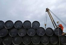 Dầu đi ngang gần đỉnh 6 tuần