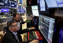 Phố Wall đỏ lửa hai phiên liền, giá dầu lao dốc sau diễn biến Iran