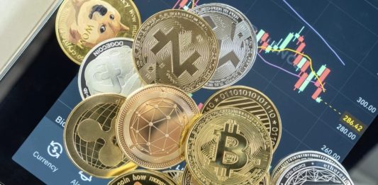 Giá Bitcoin hôm nay (12/5): Bitcoin lao dốc vì căng thẳng Iran, dòng tiền ETF đảo chiều